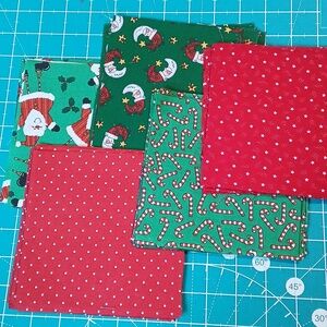 40 Vintage Christmas Fabric Pre-cut Squares 5.75 Inch